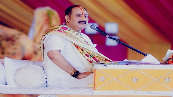 Storyteller Pandit Pradeep Mishra is in big trouble saints of 13 Akharas ujjain opened front