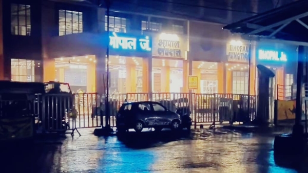 Meteorological Department issued alert of heavy rain and thunderstorm Meteorological Department issued alert of heavy rain and thunderstorm