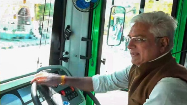 delhi bus