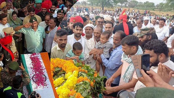martyred son bijendra singh