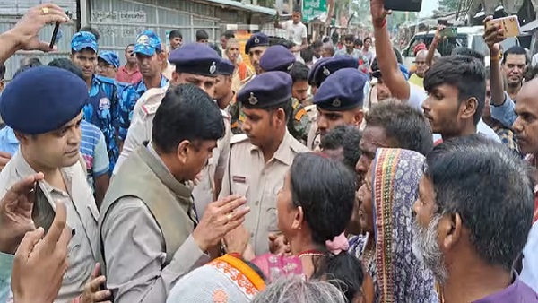 Bihar By Election 2024 Voting Clash between villagers and police during voting in Rupauli assembly