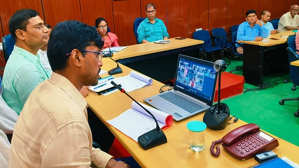 DM Gaya IAS Dr Thiagarajan SM reviewed the work of electricity dept gave these strict instructions