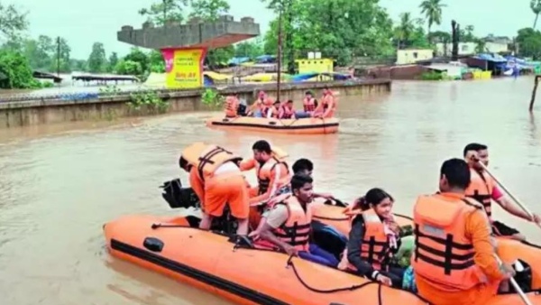 Maoist-hit Gadchiroli 20 aspiring cops defy flood to reach exam centre