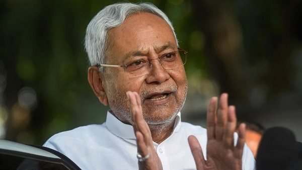Big Breaking CM Nitish Kumar reached Raj Bhawan To Meet Governor Rajendra Arlekar News