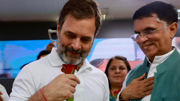 Pawan Kheda Rahul Gandhi