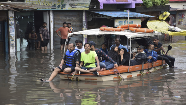 Rain in Maharashtra and Gujarat