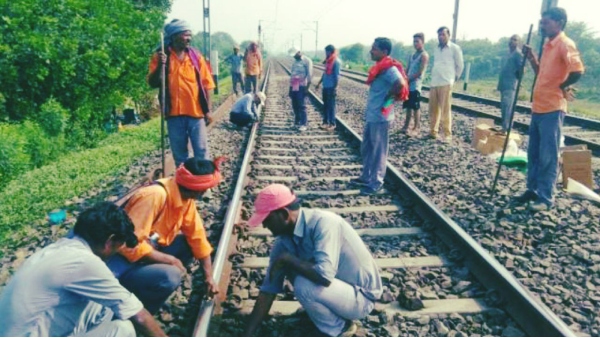 train engine innocent head khandwa news
