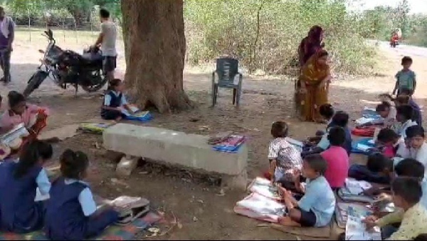 Uchehra Government School Satna under the tree