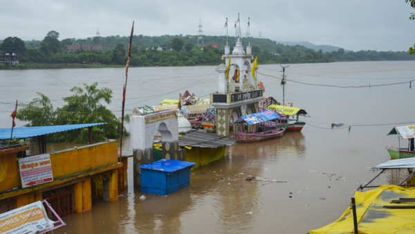 Weather Forecast Alert of heavy rain