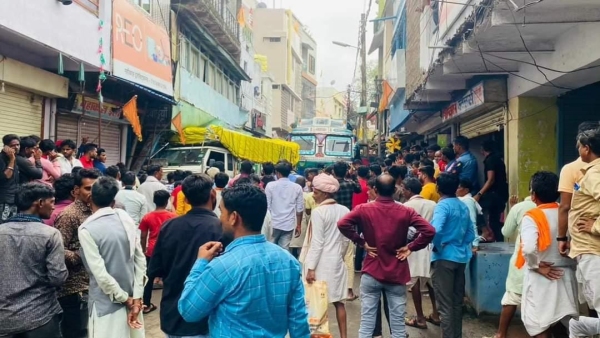 Track entered Rajgarh market crushed 6 vehicles due to brake spread video surfaced accident