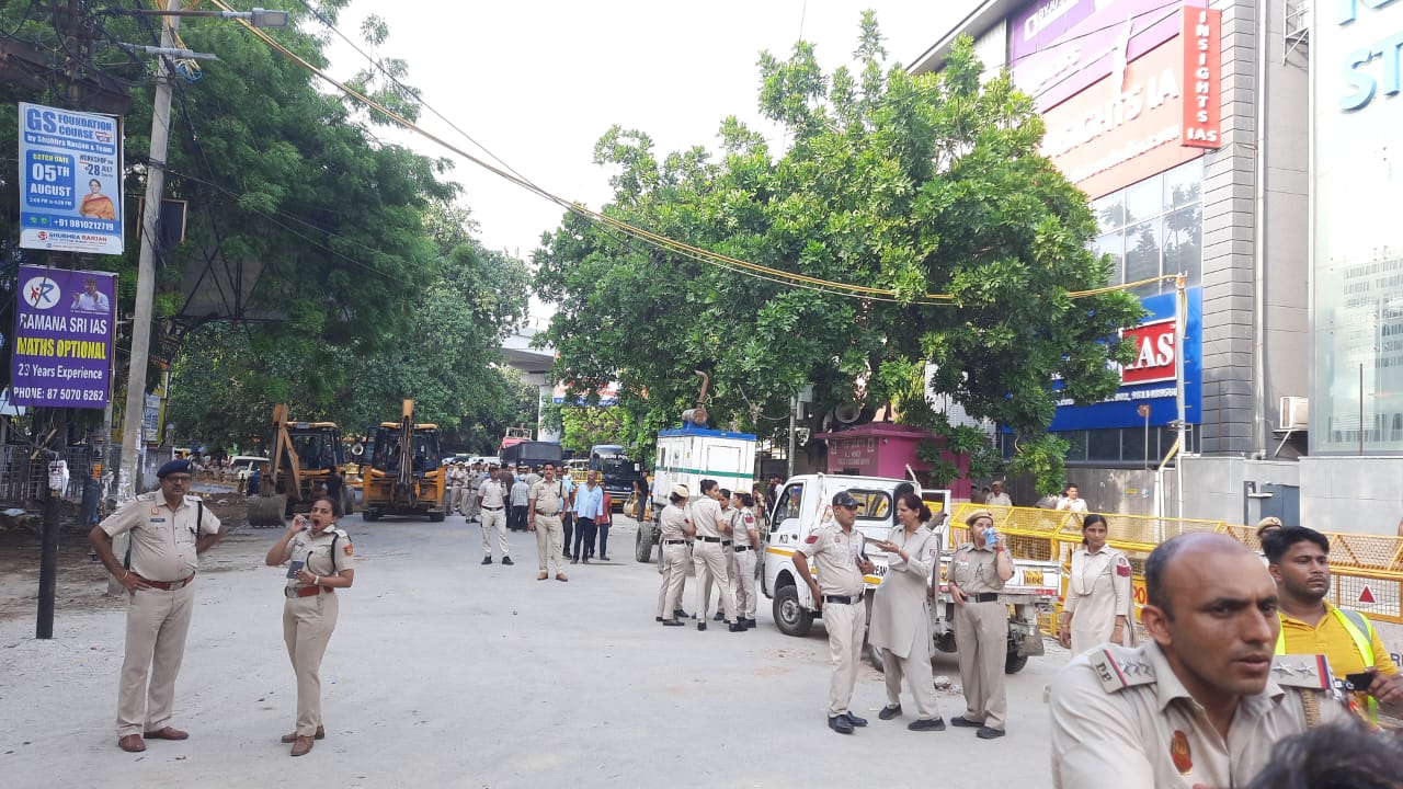 राजेंद्र नगर में बुलडोज़र एक्शन शुरू