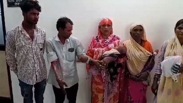 Wife leaves black husband Gwalior news