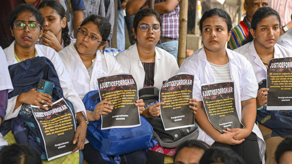 Bengal Doctor transfer amid Protest
