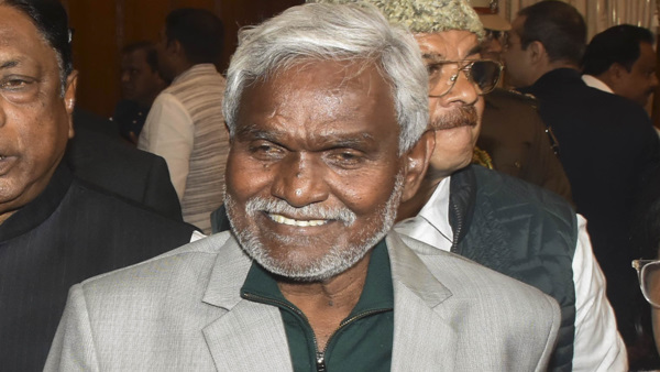 Champai Soren removes JMM