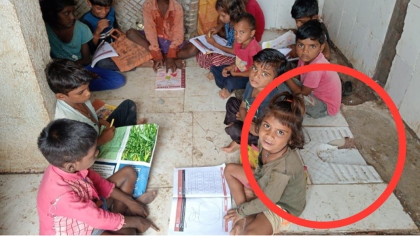 Khargone children studying in toilet Khargone children studying in toilet