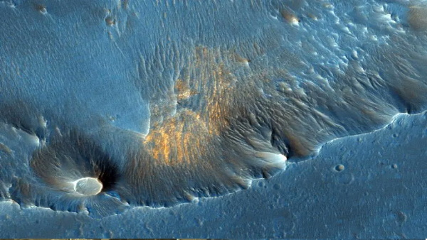 Scientists Uncover Liquid Water on Mars