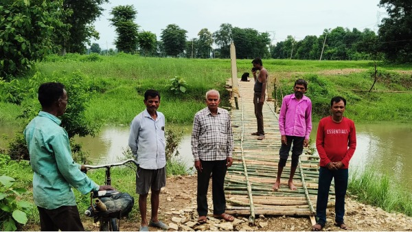 Bridge not built on Maihar river villagers donated their labour and erected a culvert made of bamboo