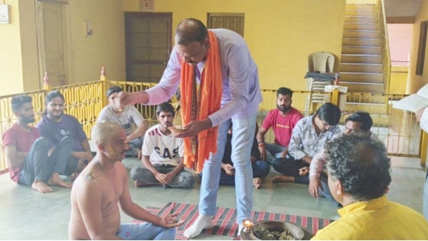 Mandsaur Muslim youth converts to Hinduism