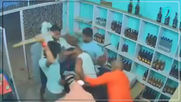 salesman-in-ayodhya-cctv-footage-video-viral-on-social-media-akhilesh-yadav