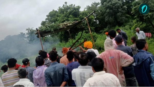 Ratlam two children chopped with an axe