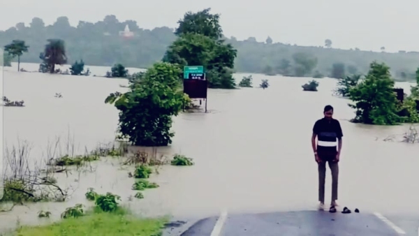 Heavy rain in Vidisha rivers and streams in spate MP weather red alert in 4 districts