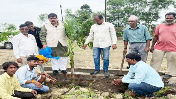 Jagrat Hindu Manch planted 101 saplings in Bhopal under Ek Pedre Maa Ka Naam campaign