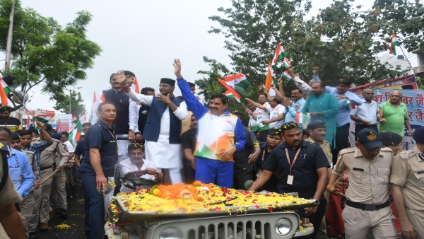 Chief Minister Mohan Yadav joins children in Tricolor Yatra honors Olympian Vivek Sagar