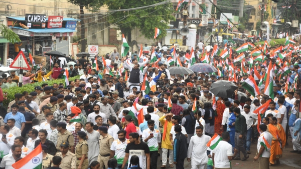 Chief Minister Mohan Yadav joins children in Tricolor Yatra honors Olympian Vivek Sagar