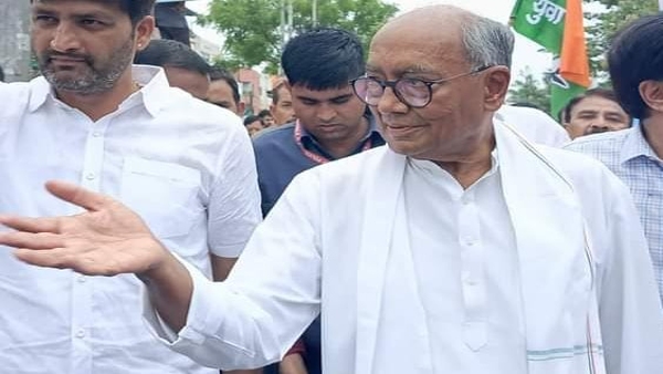 Theft at the bungalow of former CM Digvijay Singh MLA son Jaivardhan Singh police Theft at the bungalow of former CM Digvijay Singh MLA son Jaivardhan Singh police