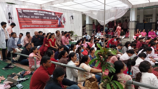 MP High Court orders junior doctors to end their strike incident in Kolkata