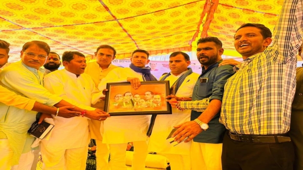 Congress jitu patwari was gheraoing CM House to protest Dalit oppression using water cannon