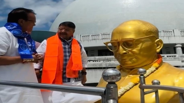 Kailash Vijayvargiya reached Nagpur and garlanded the statue of Dr Ambedkar