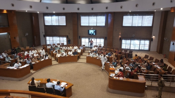 Municipal corporation roofs will now be available on rent council gave in-principle approval uproar over parking issue