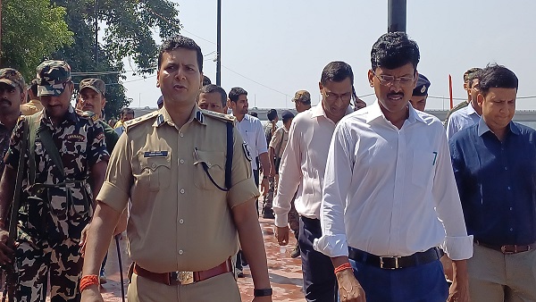 DM gaya IAS Dr Thyagarajan SM Inspected Toilet Etc arrangements of Pitrupaksh Mela Surprise Visit DM gaya IAS Dr Thyagarajan SM Inspected Toilet Etc arrangements of Pitrupaksh Mela Surprise Visit