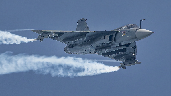 J-10C Vs LCA Tejas