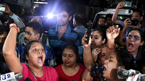 Kolkata junior doctor protest