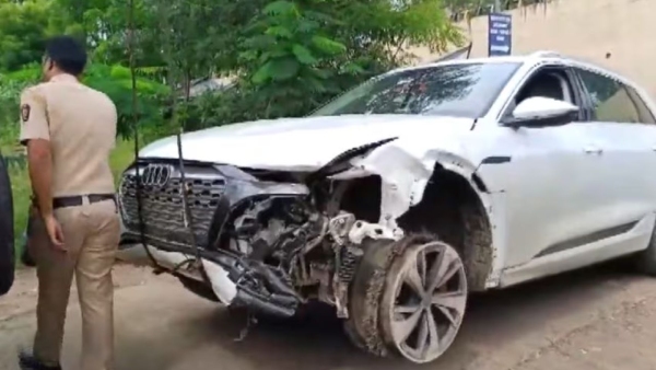Maharashtra Audi Crash