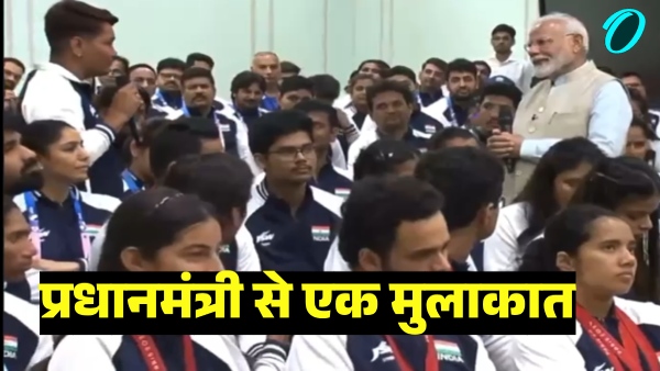 prime-minister-narendra-modi-met-indian-players-who-returned-after-participating-in-the-paralympics