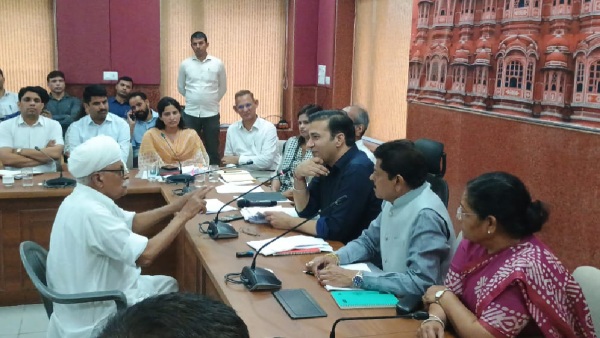 the-collector-resolved-the-issue-in-the-public-hearing-held-in-jaipur-collectorate-auditorium