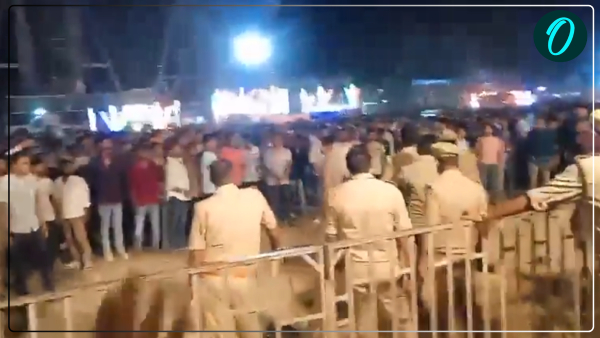 Akshara Singh program at Azamgarh Mohotsav Akshara Singh program at Azamgarh Mohotsav