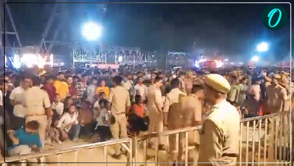 Akshara Singh program at Azamgarh Mohotsav Akshara Singh program at Azamgarh Mohotsav