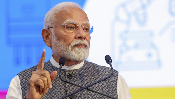 PM Modi Ove Vande Bharat