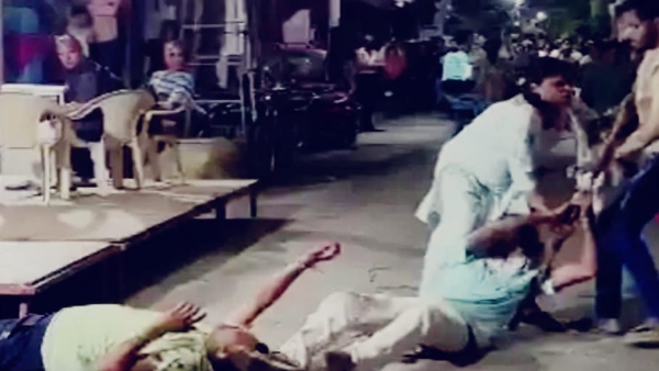 Vehicle dispute between two brothers turns violent in Ujjain fight with sticks and knives