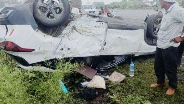 Supreme Court Justice s elder brother s car going from Indore to Gwalior meets with accident in Guna