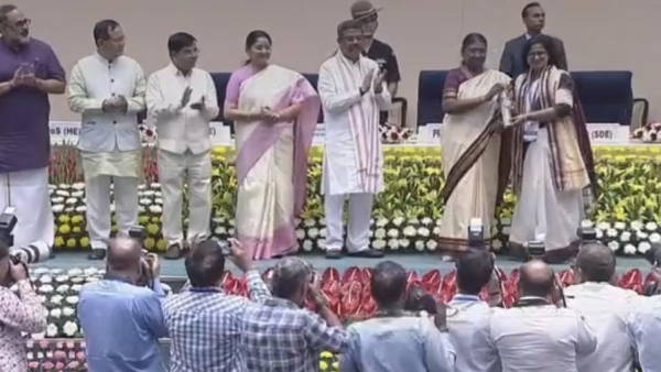State level honor to CM Rise Vinoba Higher Secondary School teacher Seema Agnihotri