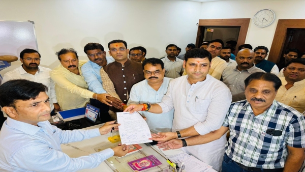 Demand to file complaint against BJP MP Vishnudutt Sharma on Digvijay Singh comments