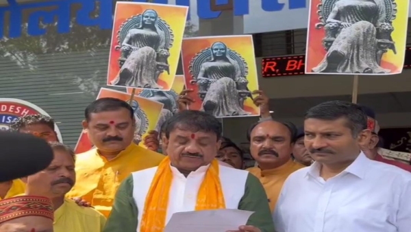 FIR registered for making obscene reel in front of Queen Kamalapati s statue MP Alok Sharma