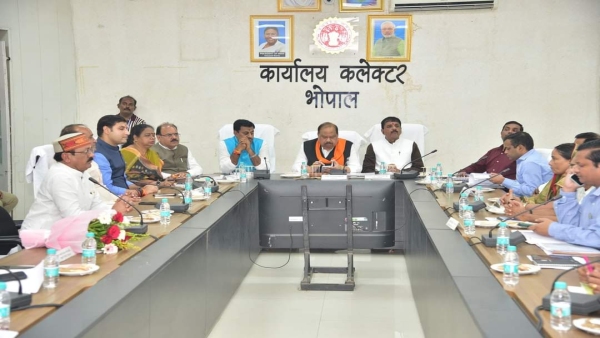 First review meeting of Minister in-charge Chaitanya Kashyap discussion held on the streets