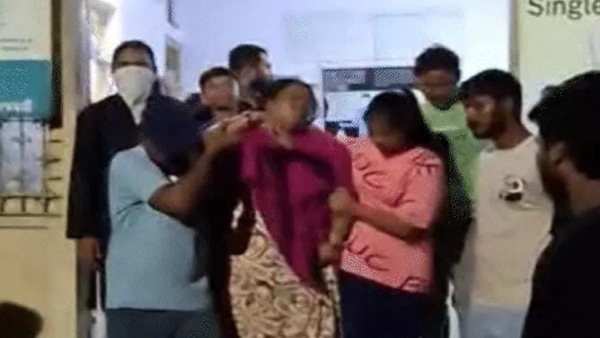 Chlorine gas leak in soda factory in Anuppur 60 people affected DM harshal pancholi