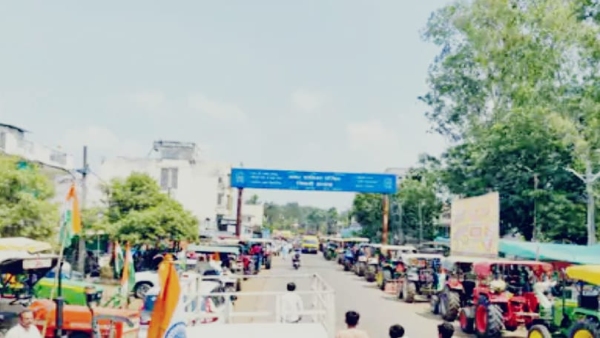 Administration bowed before farmers tractor rally meeting held in presence of Rakesh Tikait